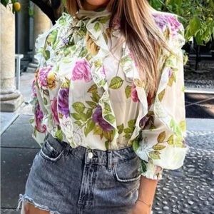 Zara Floral Print top with Ruffles Medium